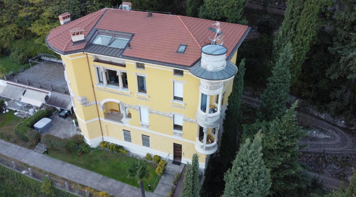 Apartment Attic In Lina